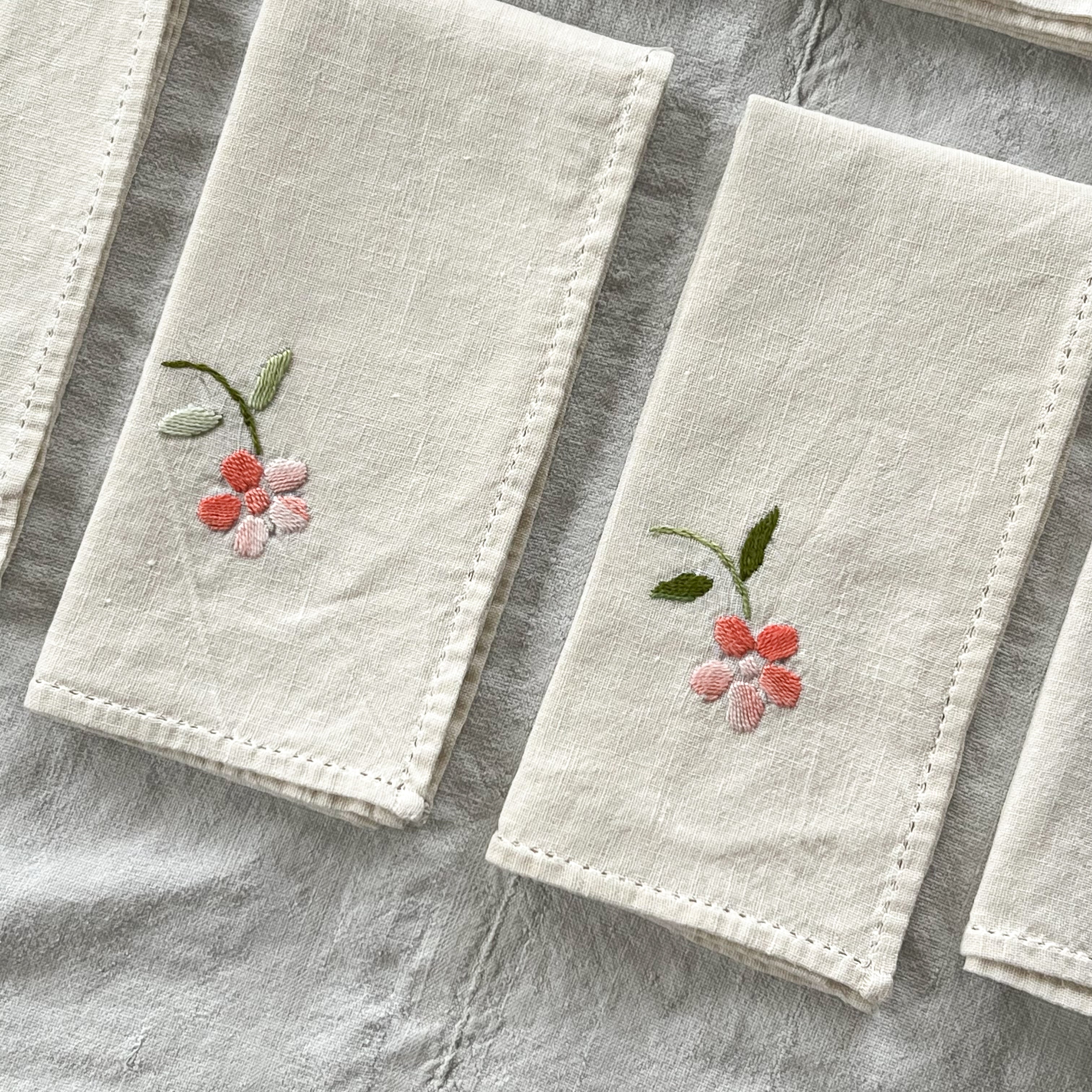 Off-white Floral Napkins