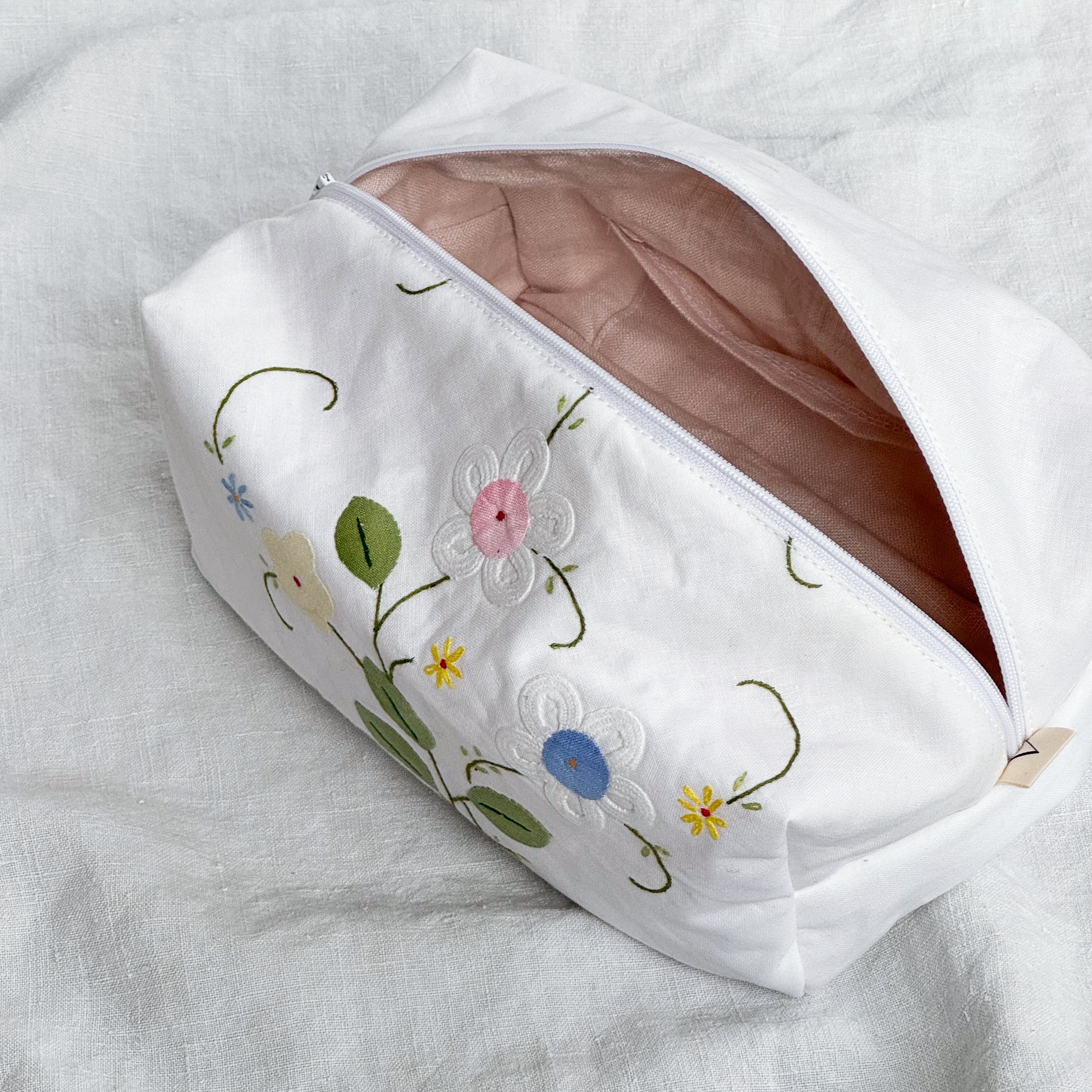 Grande Pastel Applique