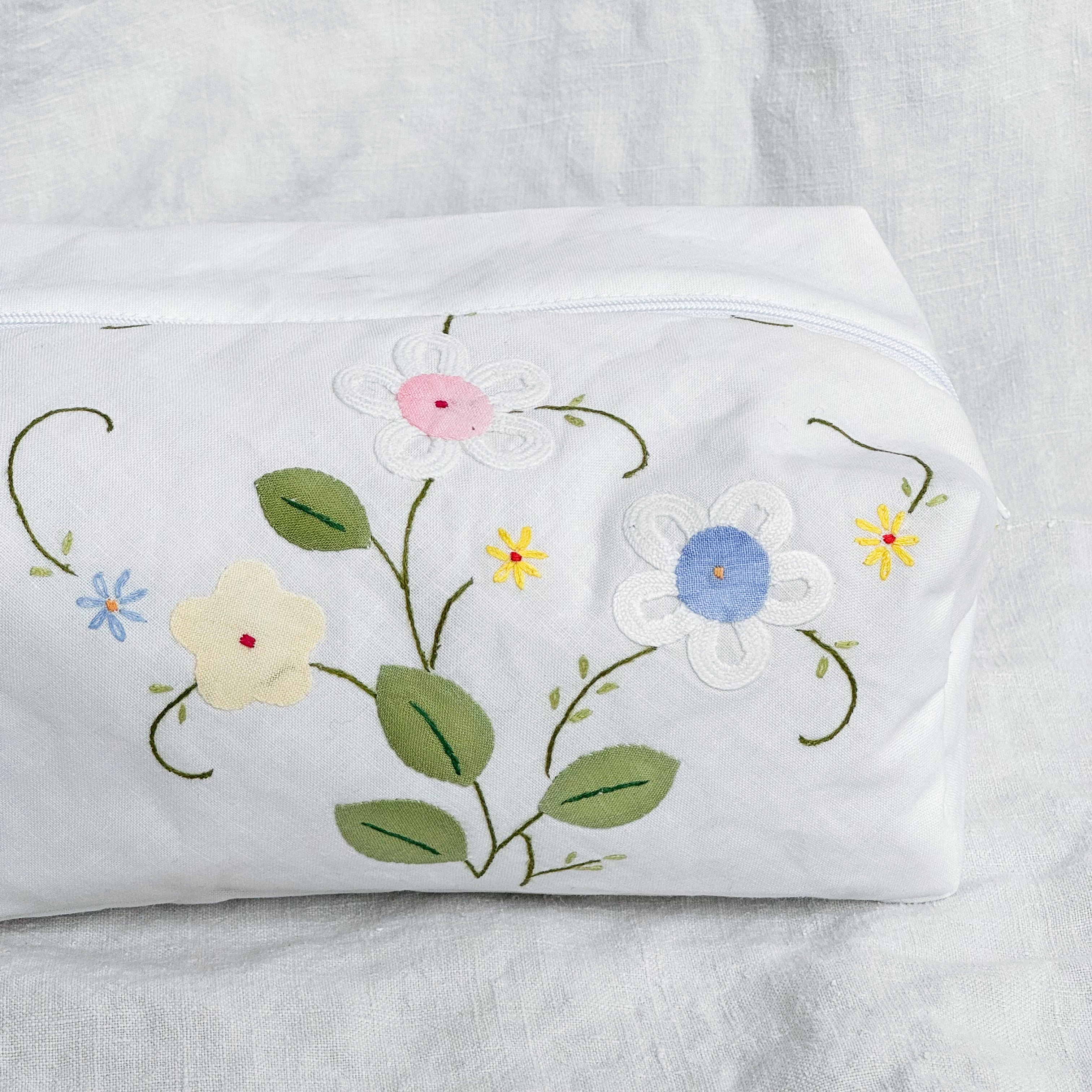 Grande Pastel Applique