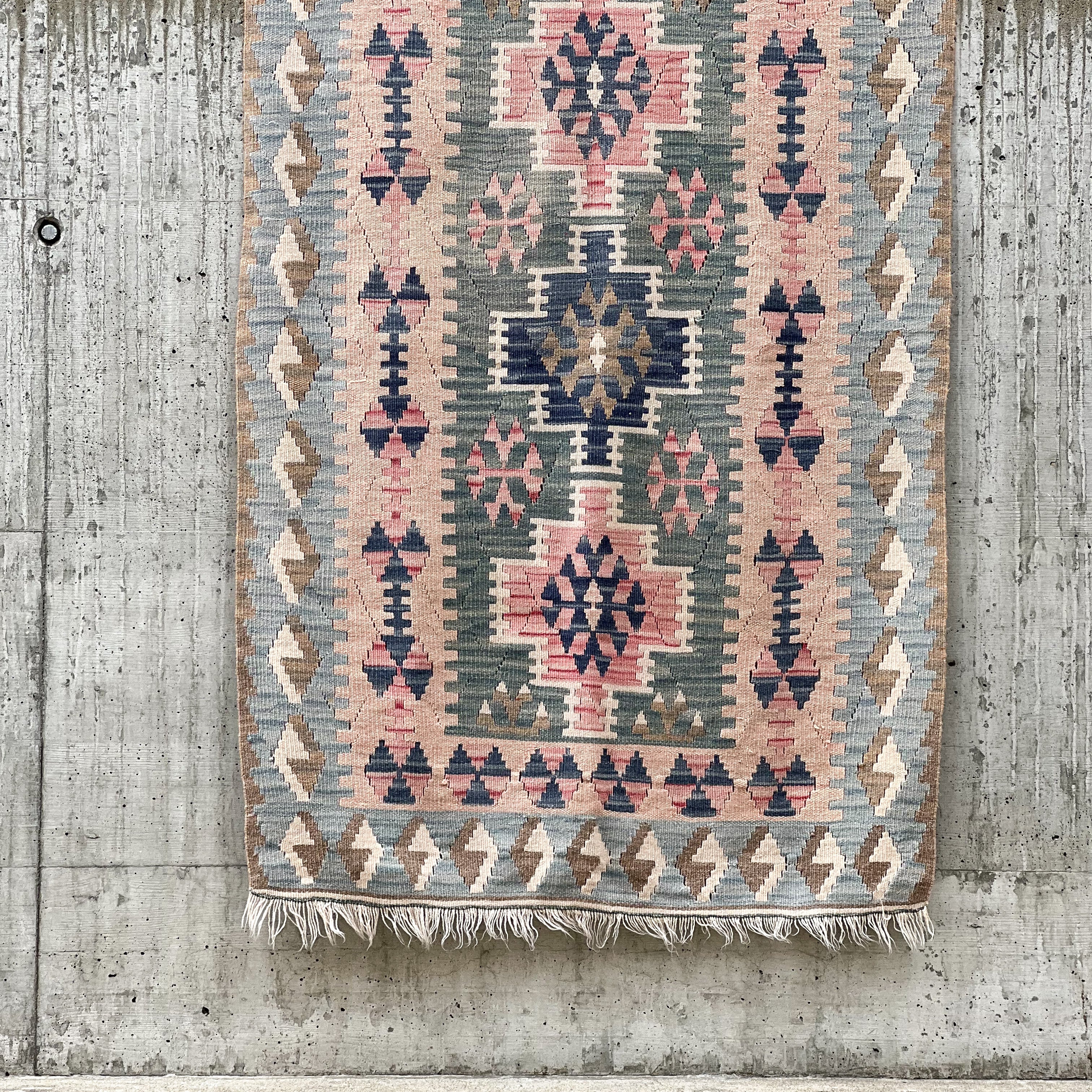 Paris Kilim