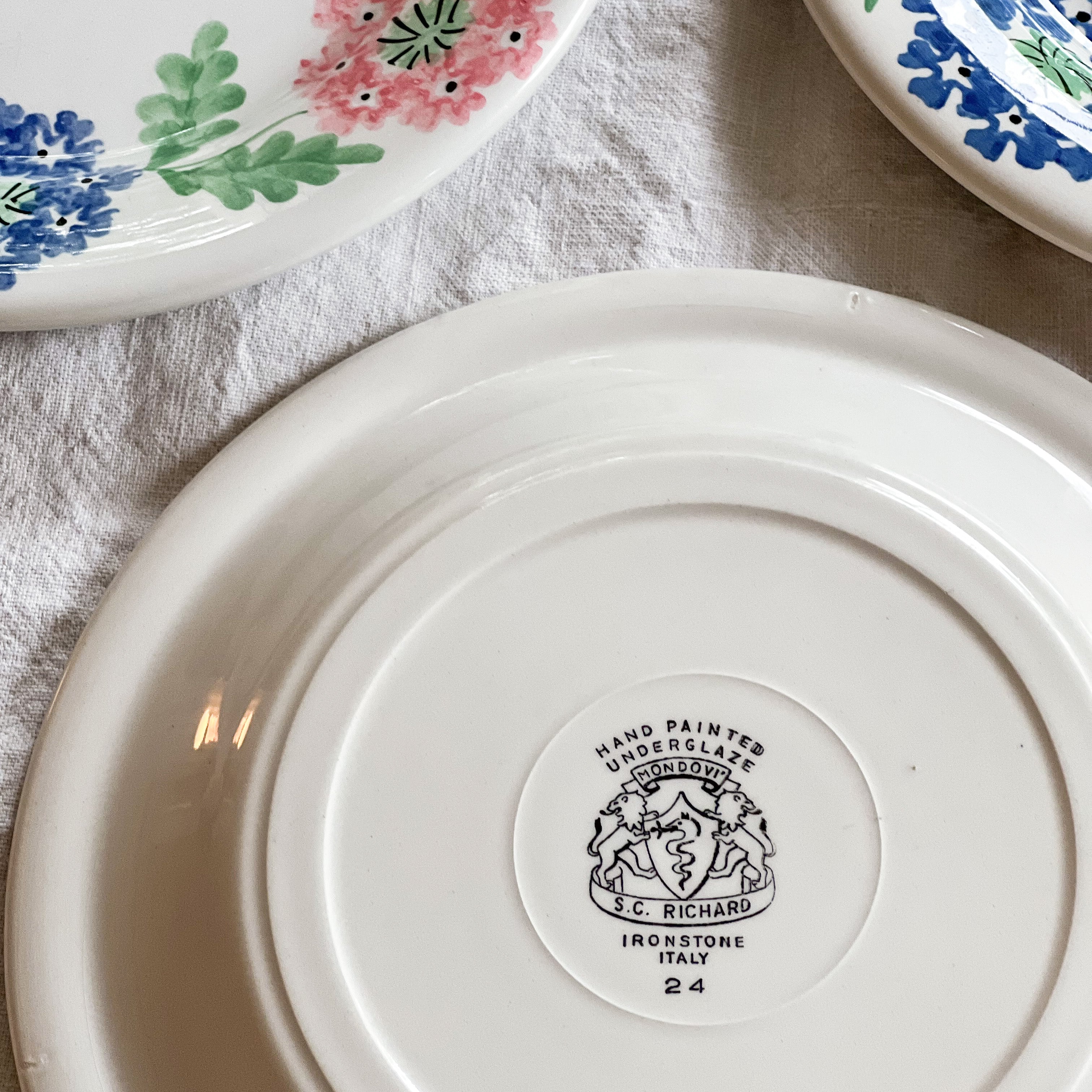Mondovi Vintage Tableware
