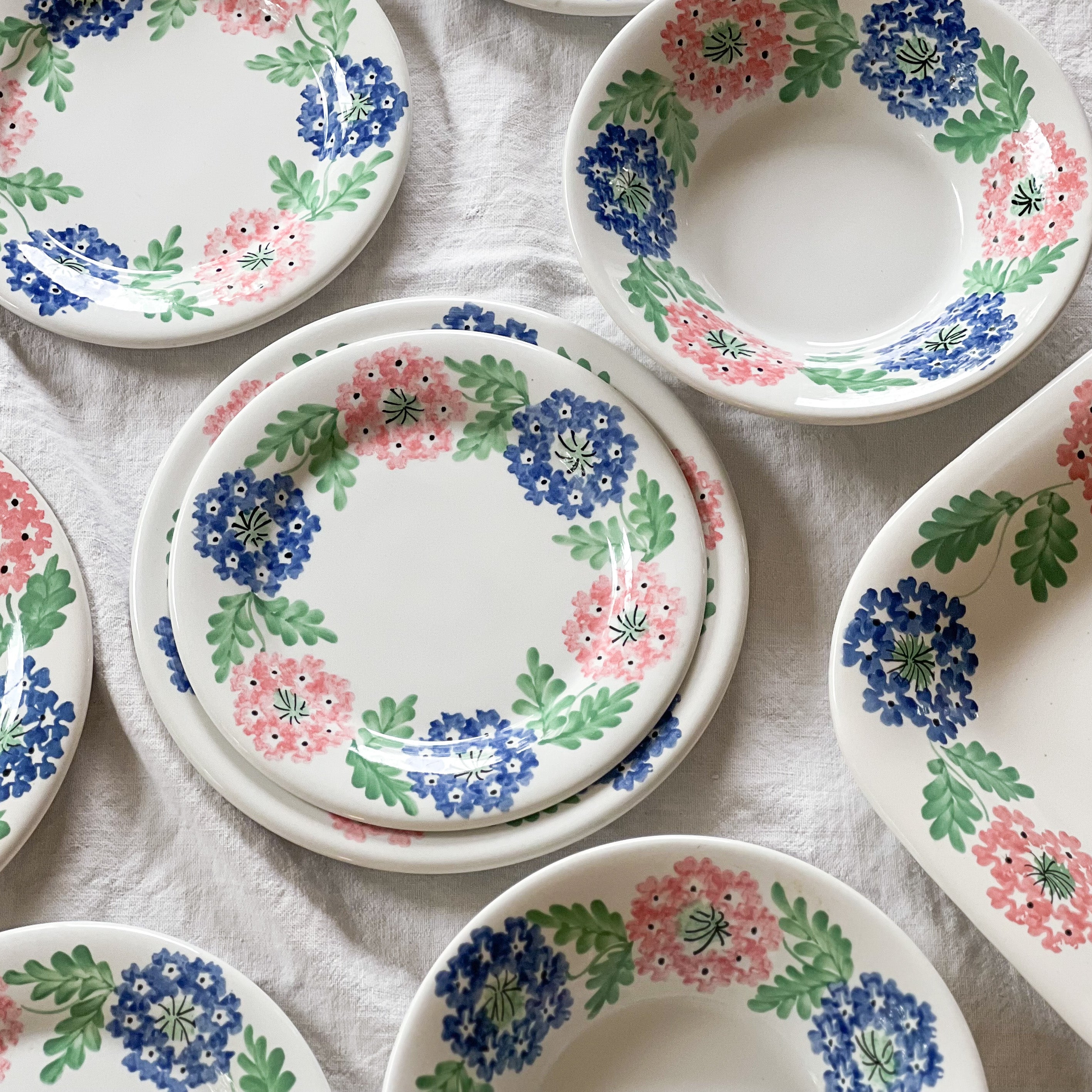 Mondovi Vintage Tableware