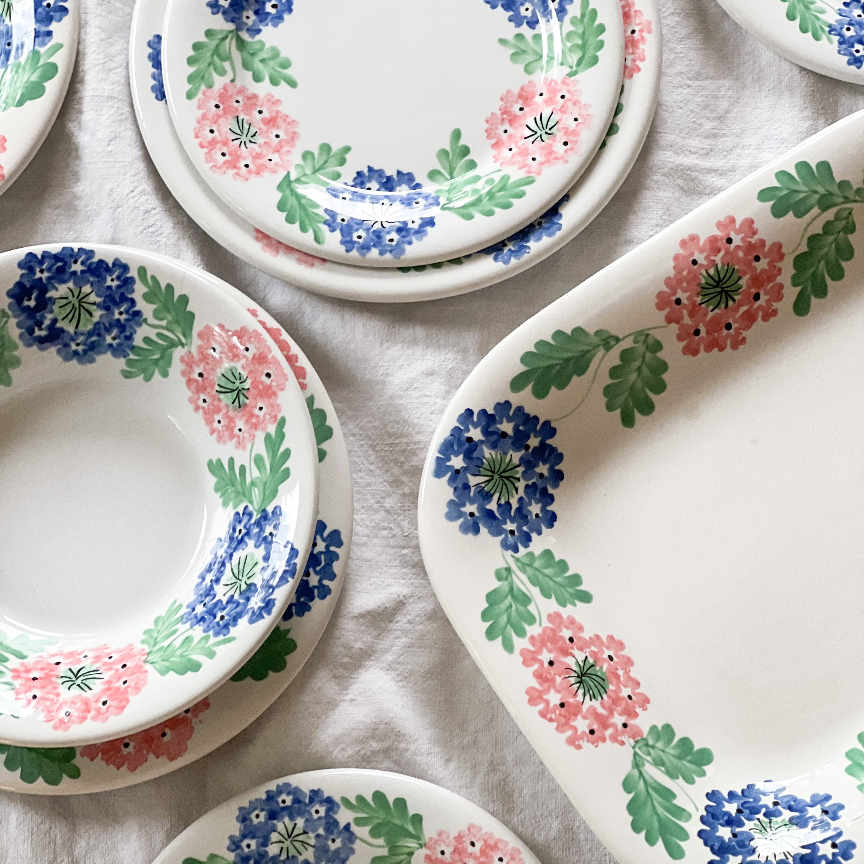 Mondovi Vintage Tableware