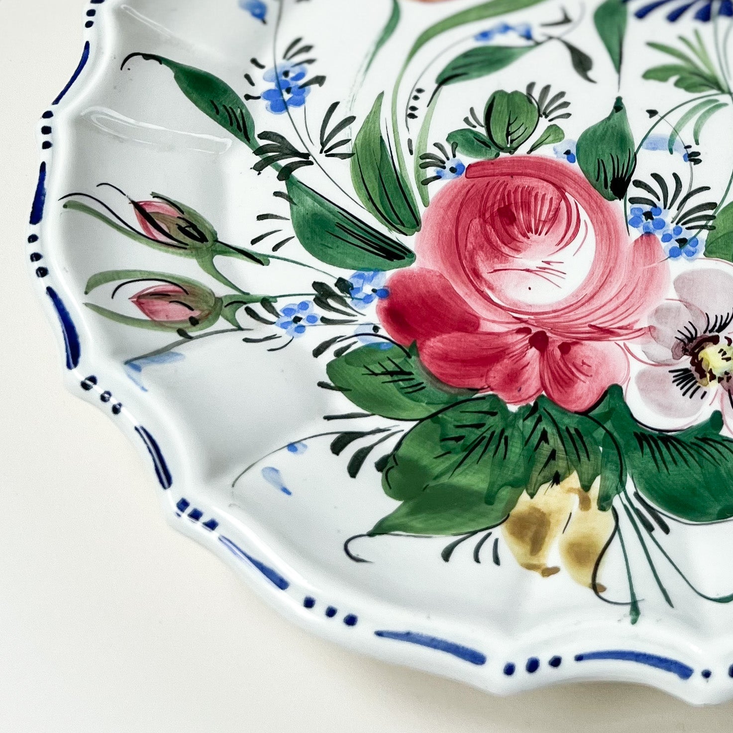 Nove Rose Blue Plate