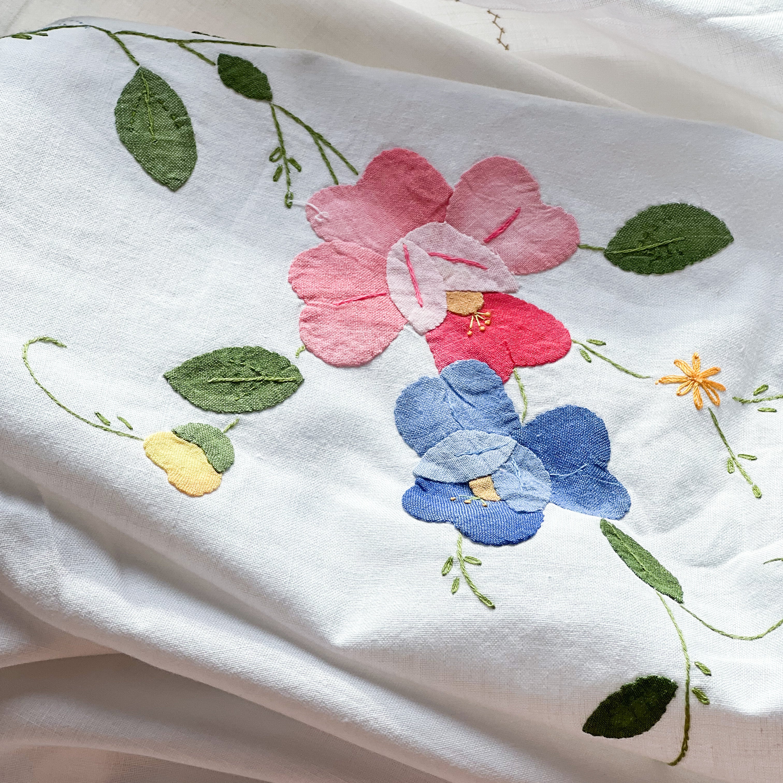 Appliqué Table Linen Set