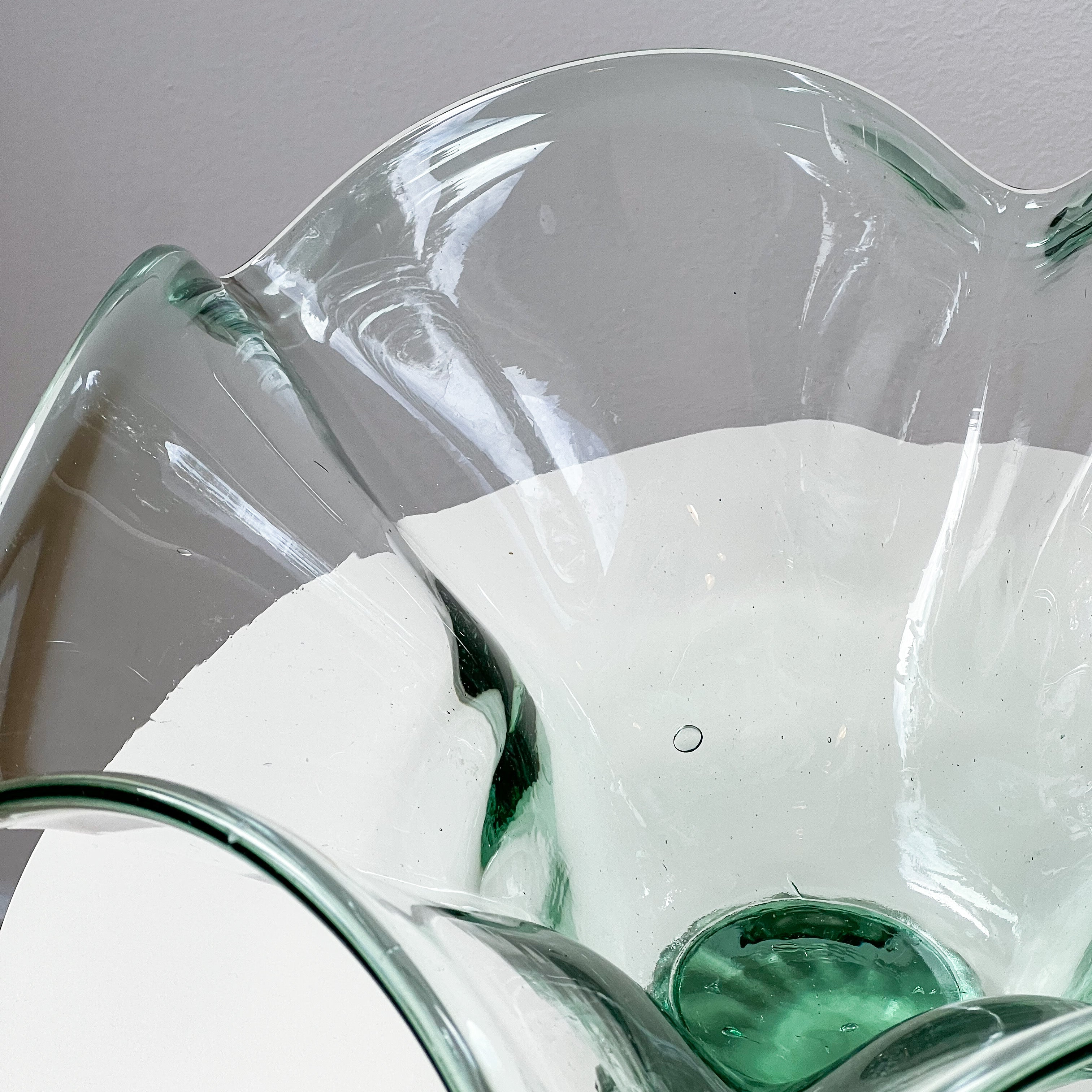 Scalloped Murano Centrepiece