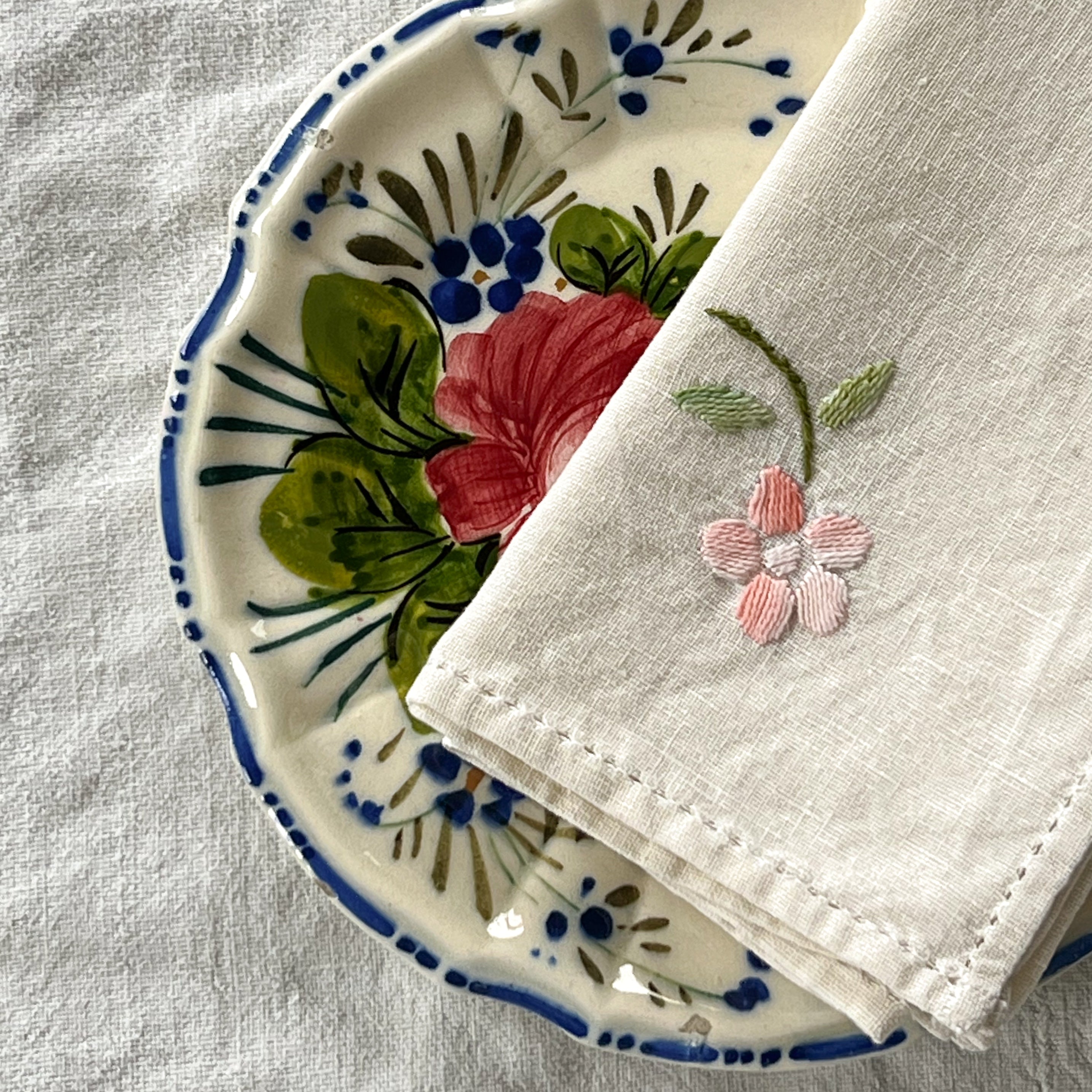 Off-white Floral Napkins