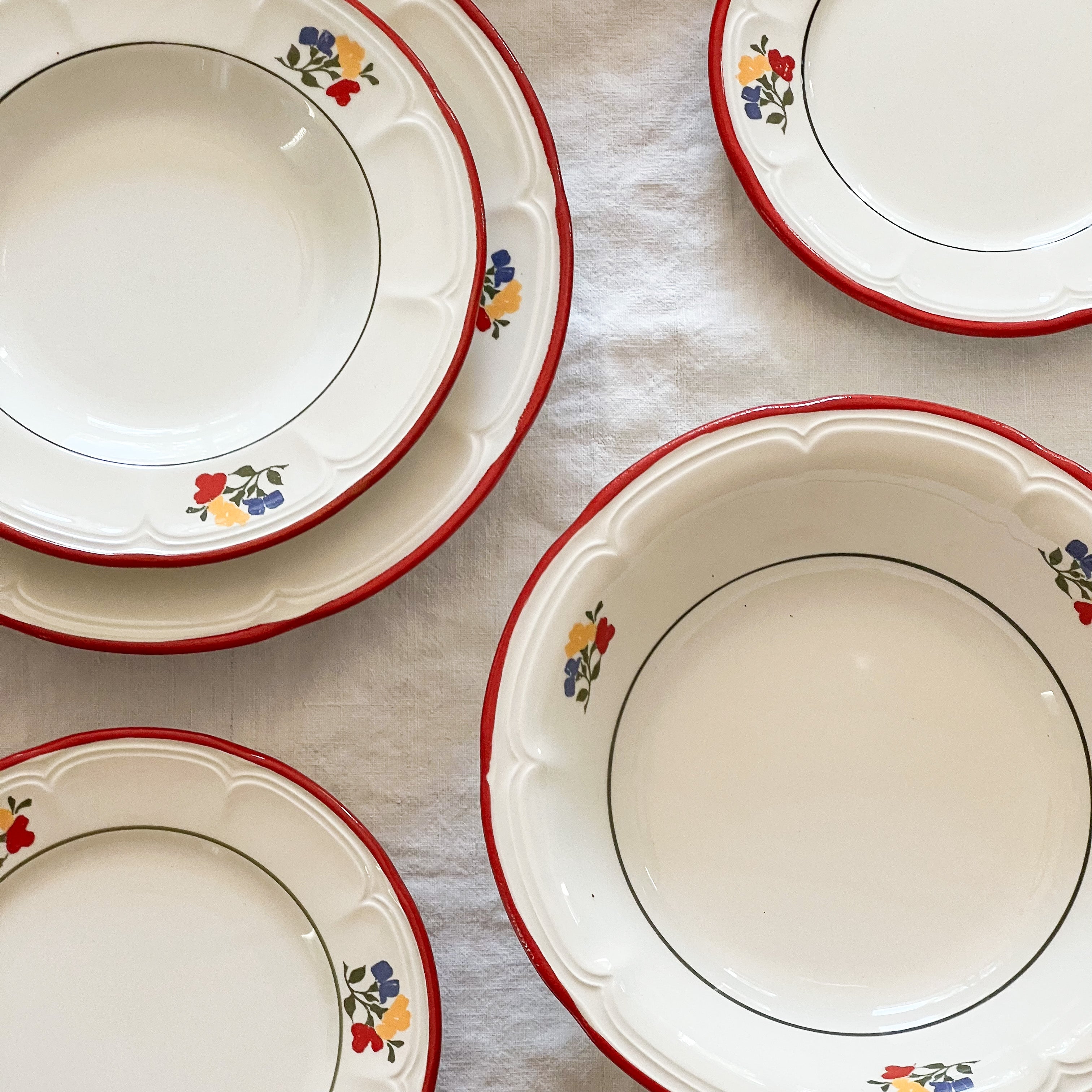 Red Floral Plate Set