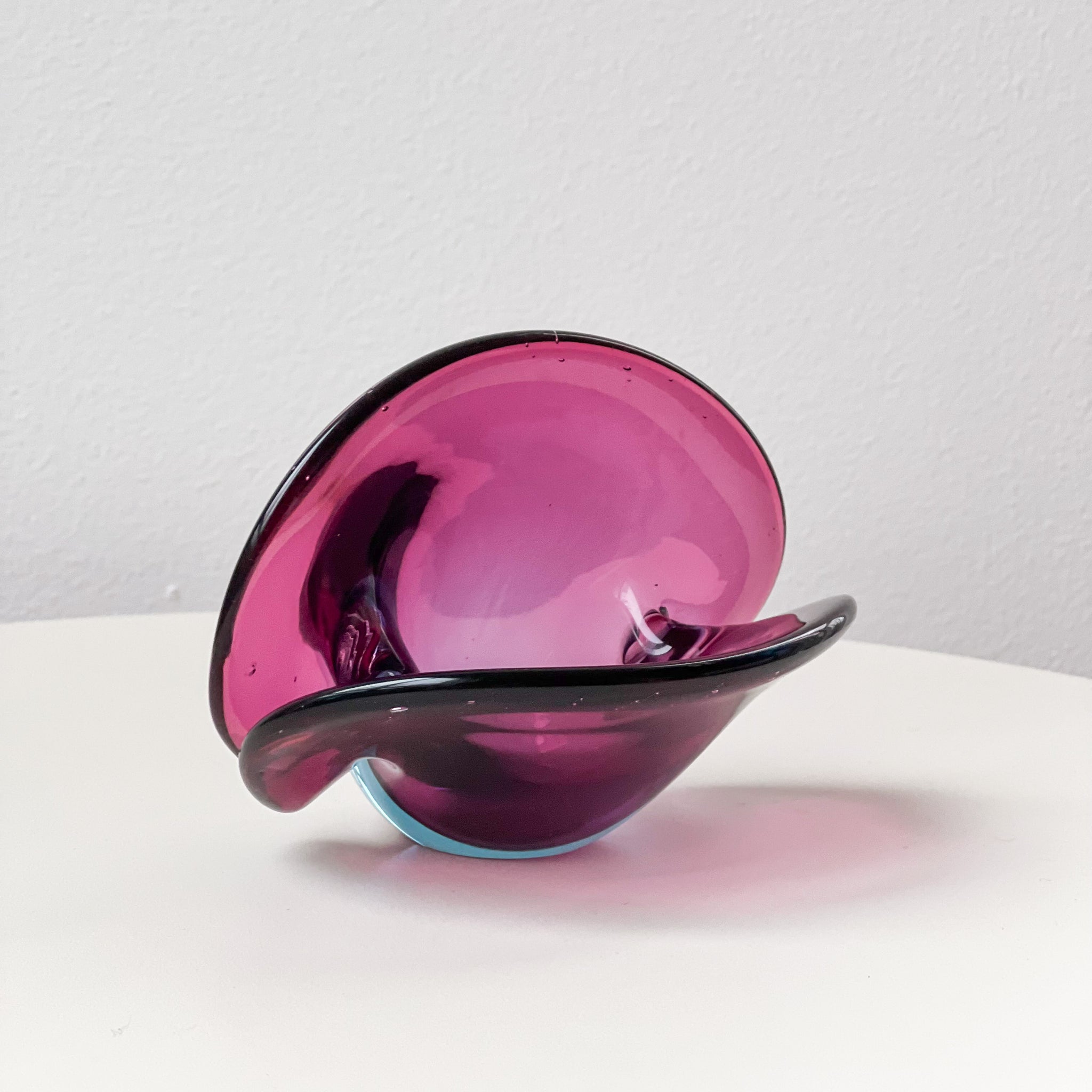 Magenta Murano Shell